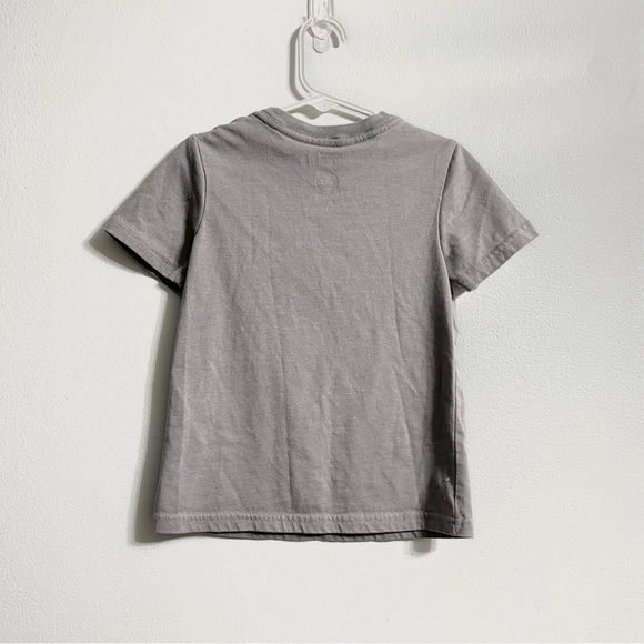 FabKids Peace Sign Multiethnic Hands over Dark Gray Short Sleeve Tee XS 4-5 Yrs - Picture 5 of 5